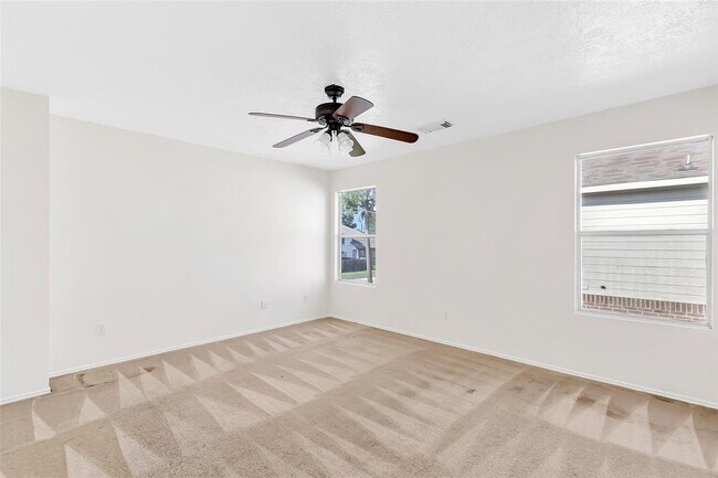 Building Photo - 9834 Bobolink Dr