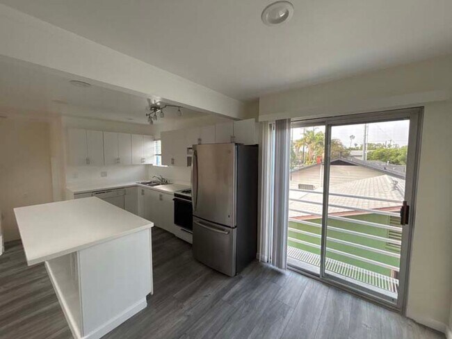 Building Photo - 915 Broadway St