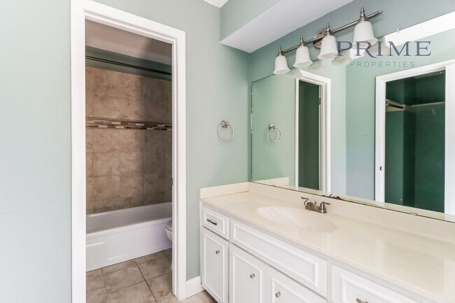 Building Photo - Amazing Austin condo!