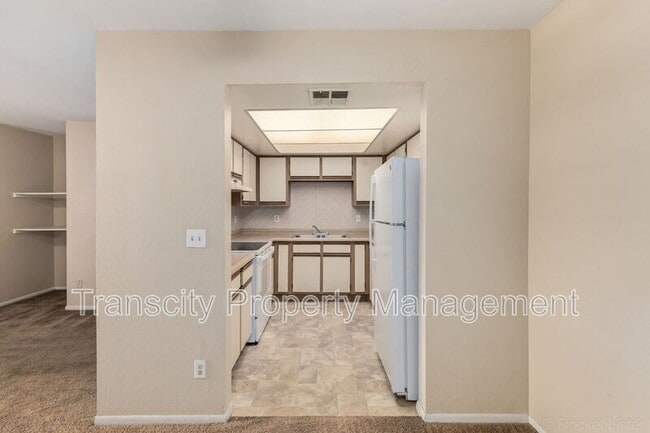 Building Photo - 1340 N Recker Rd