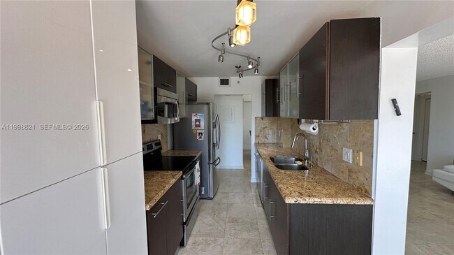 Building Photo - 210 174th St