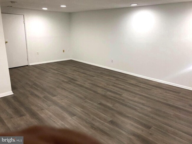 Building Photo - 56 Burgundy Dr