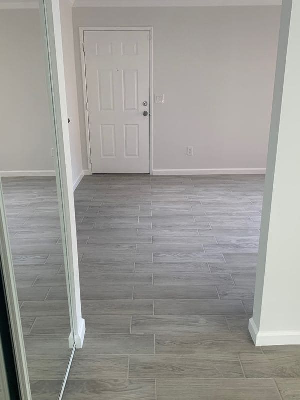 Building Photo - 16377 Lakeshore Dr