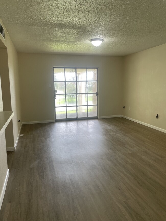 Building Photo - 675 Wooddale Blvd