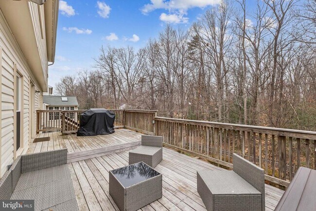 Building Photo - 14 Willow Glen Ct