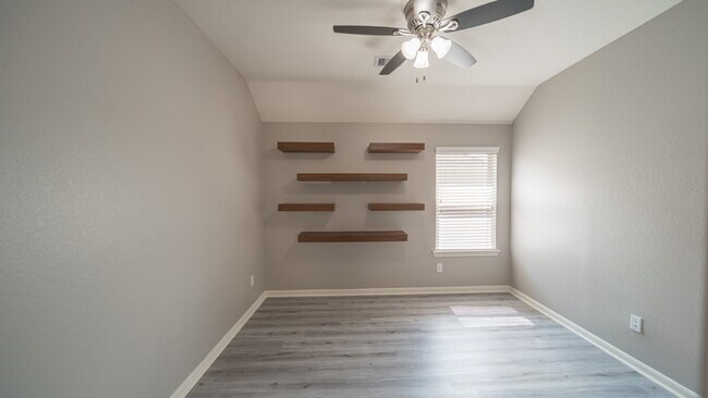 Building Photo - 13303 Davenport Hills Ln