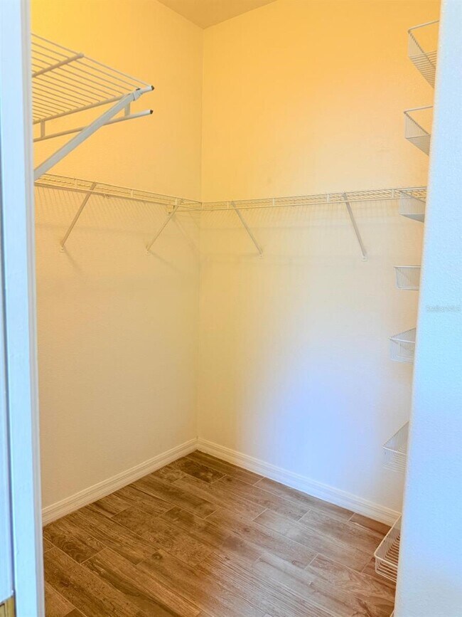 Building Photo - 1905 Fairway Loop