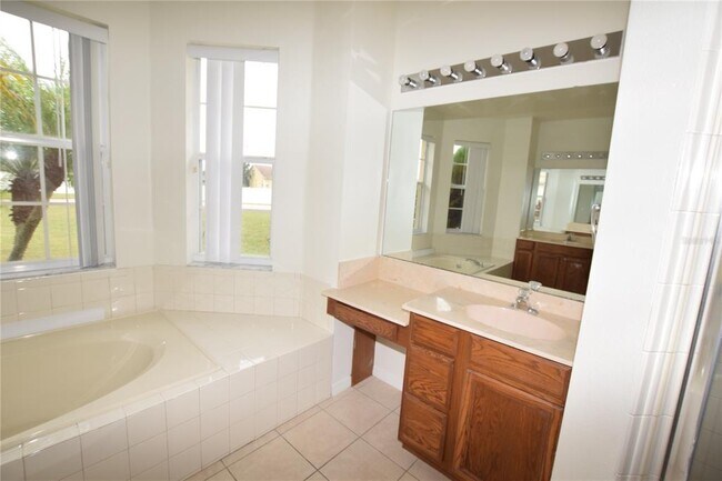 Building Photo - 2604 Lutza Way