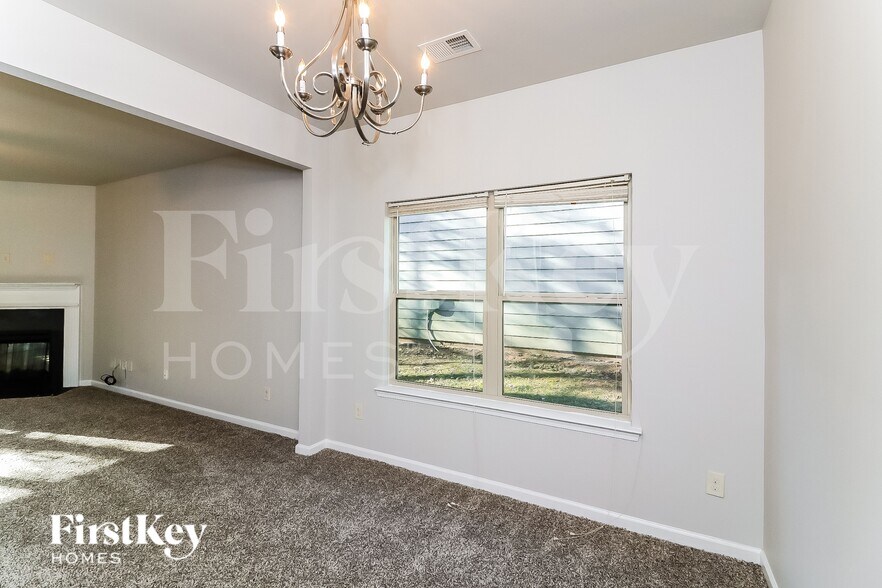 Building Photo - 466 Grenier Terrace NE