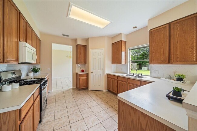 Building Photo - 11019 Avery Trace Ct