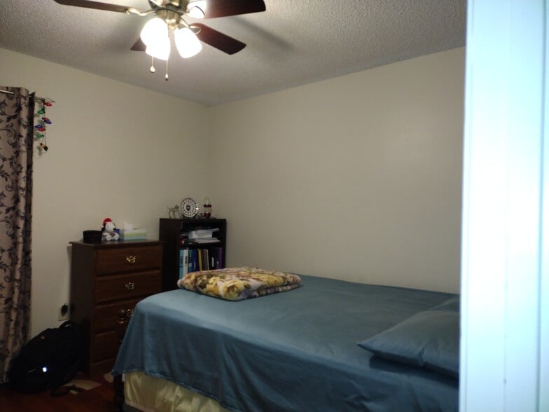 Building Photo - 5344 River Meadow Dr