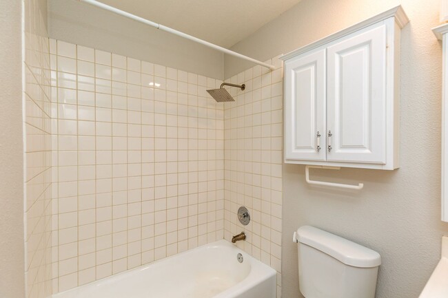 Building Photo - 3 bed, 2 bath Single Family Home in Mira Mesa