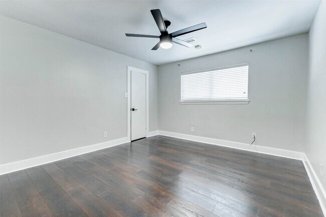 Building Photo - 22222 Greenbrook Dr