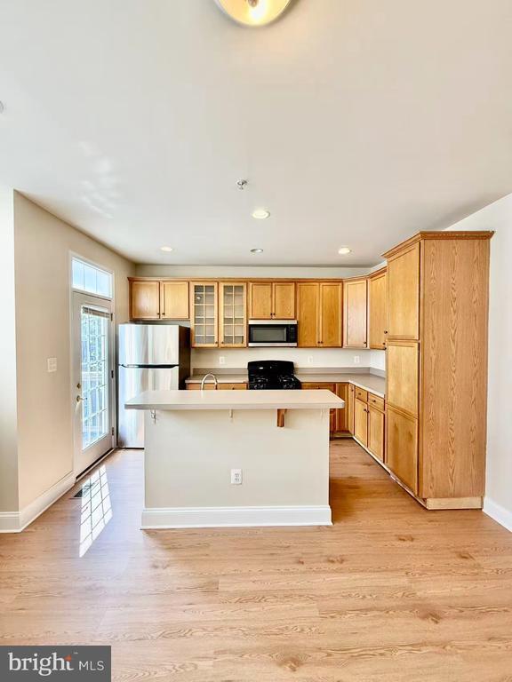 Building Photo - 11818 Regents Park Dr