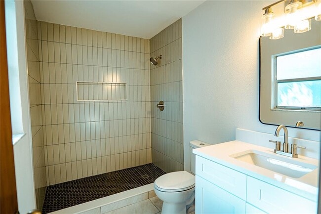 Building Photo - 1262 Jeffords St