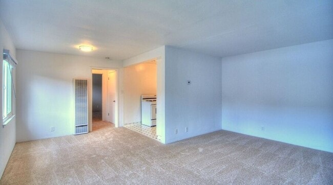 Building Photo - 1549 San Carlos Ave