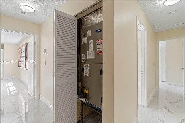 Building Photo - 11009 Mainsail Dr