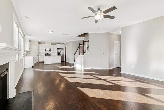 Building Photo - Great corner lot in Austin Creek with Fenced in Yard!