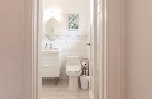 Building Photo - 1311 Monroe St