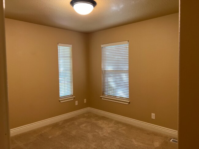 Building Photo - 61 S Grandean Way