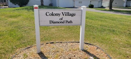 Building Photo - Newly Refreshed 2 bedroom in HOA