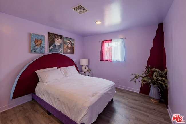 Building Photo - 6835 Pacific View Dr