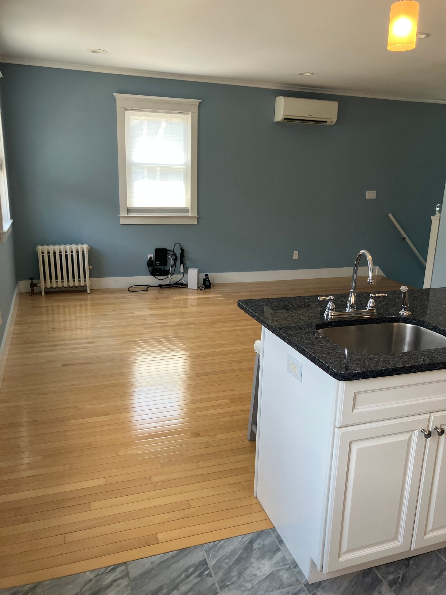 Building Photo - 11 Center Ave