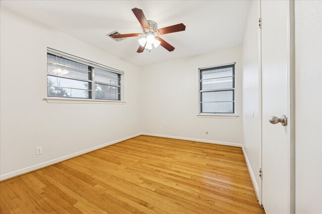 Building Photo - 1807 Locksford St