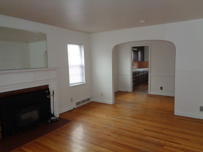 Building Photo - 2925 S 40th St