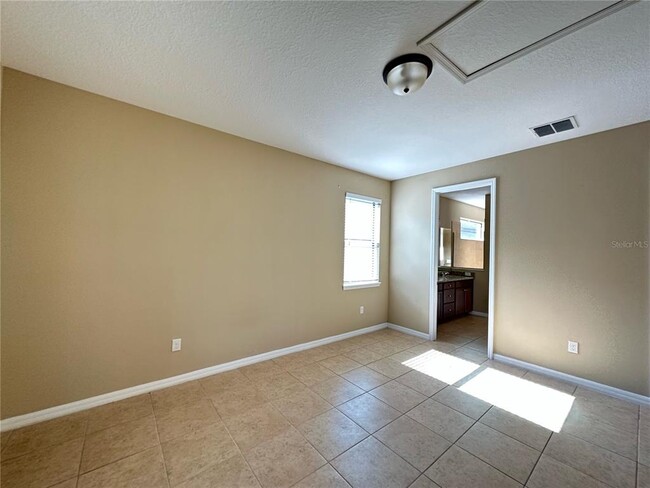 Building Photo - 13330 Longacre Dr