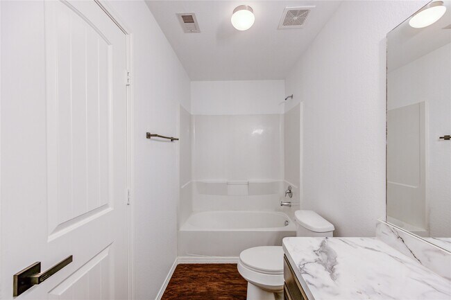 Building Photo - 2010 Louetta Stream Way