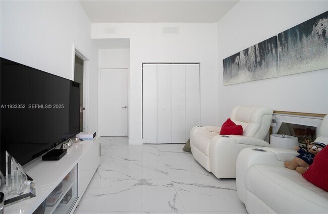 Building Photo - 1300 S Miami Ave