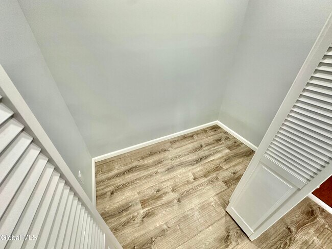 Building Photo - 37 High St