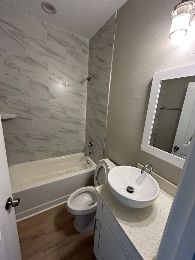 Building Photo - Duplex Unit For Rent In Port Charlotte