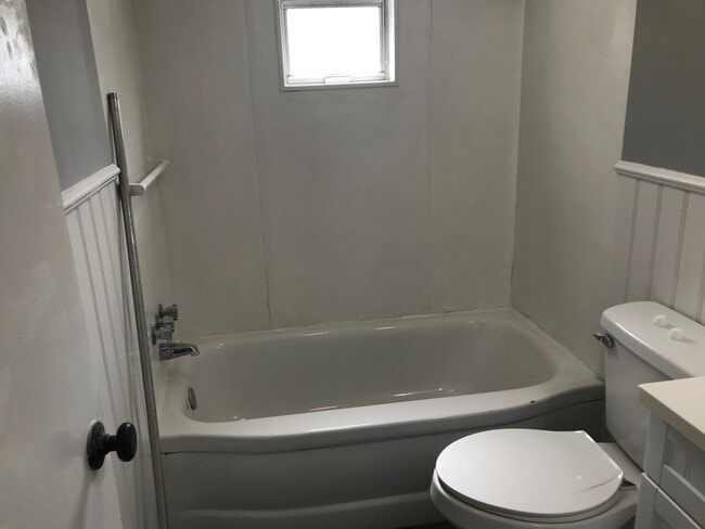 Building Photo - Love the Country Quiet - 2 bed 1 bath home on private country lot