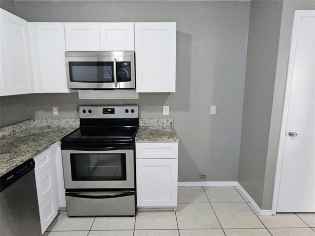 Building Photo - 3813 Waxwing Cir S