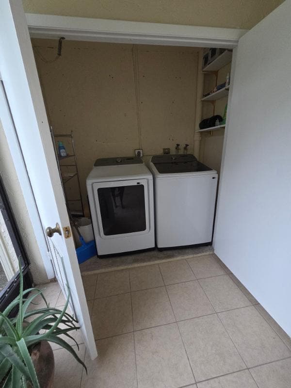 Building Photo - 3369 Perimeter Dr