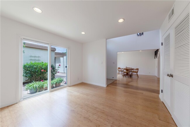 Building Photo - 23 Chicory Way