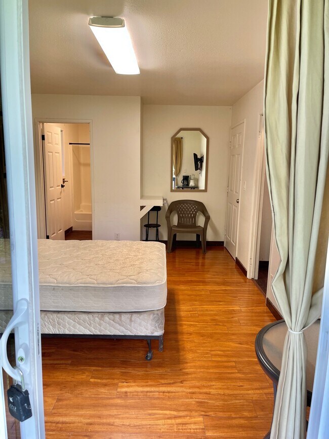 Building Photo - 3 Ala Loop