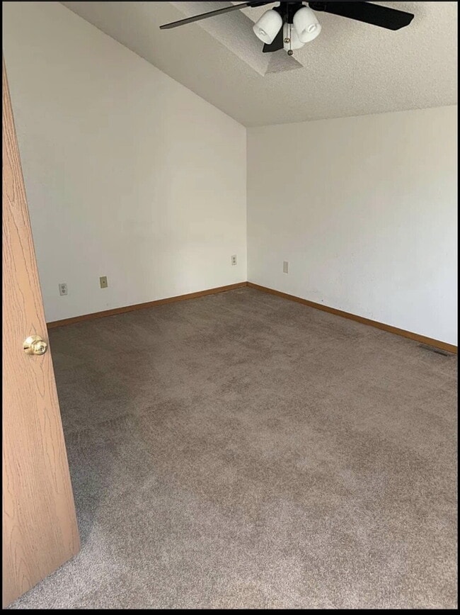 Building Photo - 2873 Springdale Ln