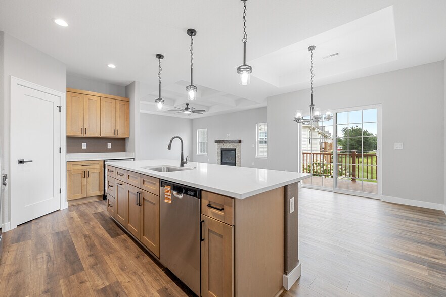 Building Photo - 1867 Woodland Way