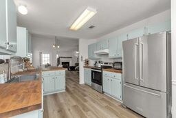 Building Photo - 453 Rush Park Cir
