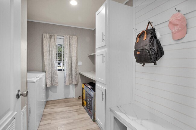 Building Photo - 595 County Rd 2218