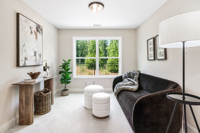 Building Photo - 7 Hickory Br