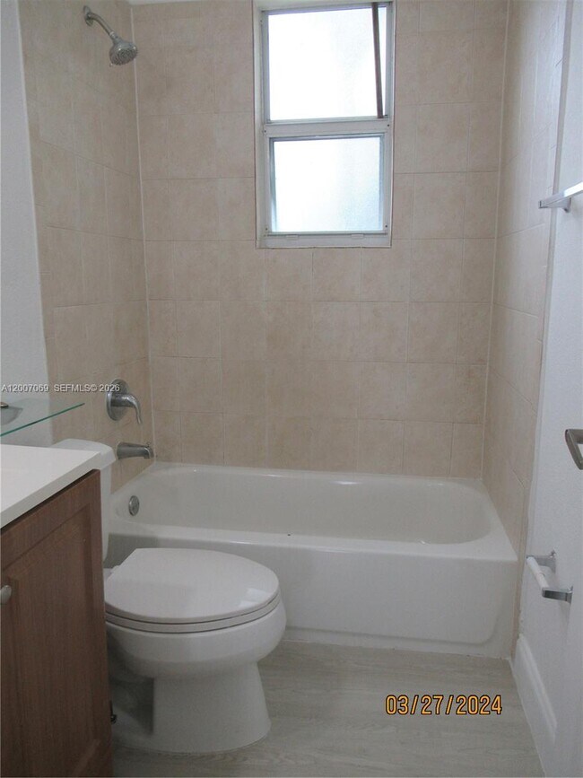 Building Photo - 4245 SW 7th St