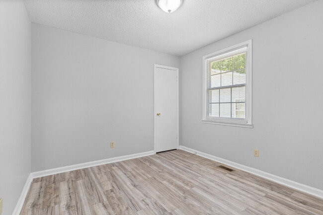 Building Photo - 3 Bedroom home with finished BASEMENT