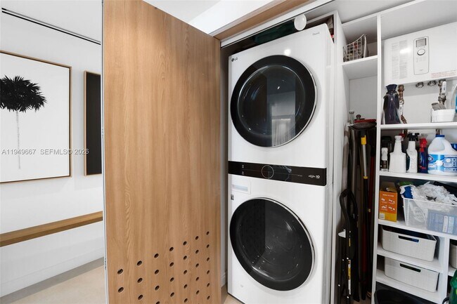 Building Photo - 4250 Biscayne Blvd