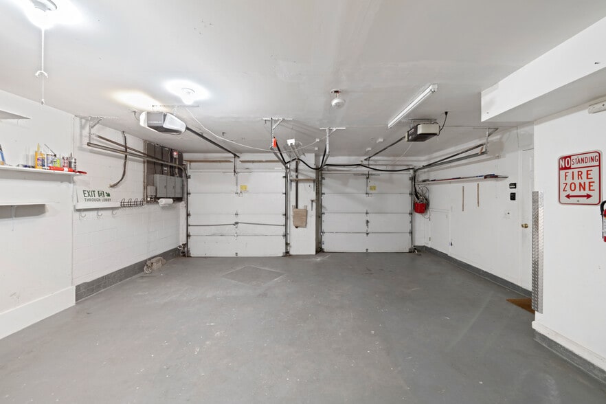 Indoor Parking Garage - 117 Brill St