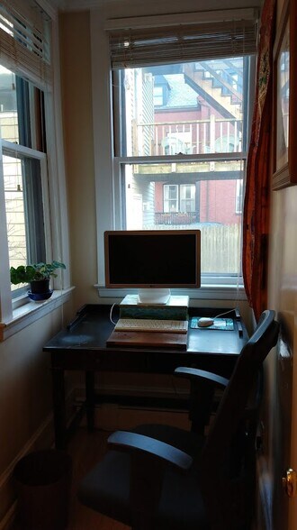 Building Photo - 325 Spring St