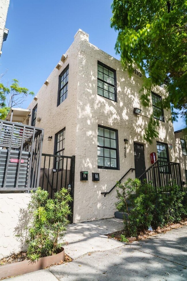 Building Photo - 1068 NW 5th St